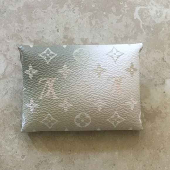 Louis Vuitton Kirigami Pochette - Picture 3 of 5